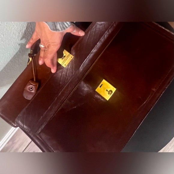 Vintage Renwick Verona Oxhide Leather Briefcase | Lawyer | Professional | Office - Picture 13 of 16